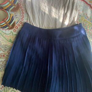 LAUREN CONRAD Women's SKORT Pleated Front Crepe Medieval Blue Skorts NEW SMALL